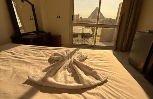 Giza Hotel | Middle east pyramids jacuzzi & spa