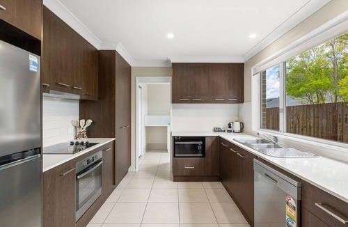 Middle Ridge Apartment | Middle Ridge Retreat – Walk to Shops & Parks!