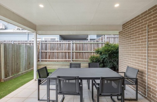 Middle Ridge Apartment | Middle Ridge Retreat – Walk to Shops & Parks!