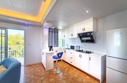 Cabrits Apartment | Middle Suite Two Single Beds