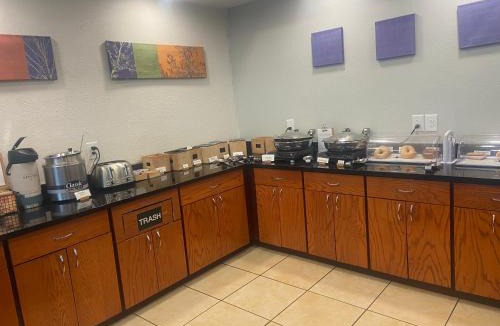 Franklin Hotel | Middletown Fairfield Inn