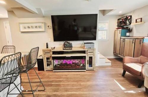Newport East Apartment | Middletown Modern Townhouse w/Private Fenced Yard - RIBryan Properties