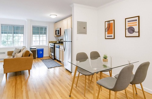 Hale Condo | MidMod 2bdrm with rooftop, walk to Rose Medical