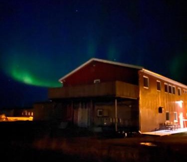 Nordmela House | Midnattsol rom og hytter