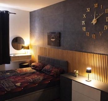 Mitte Apartment | Midnight Crown Suite