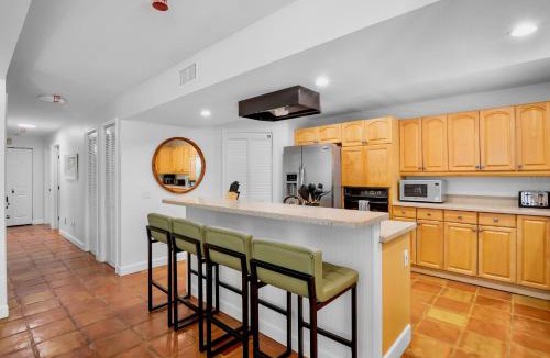 Bradenton Beach House | Midnight Gulf Resort