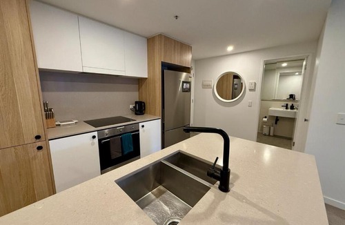 Braddon Apartment | Midnight Luxe 2BR 2Bath 508 L5 in the heart of Braddon Pool Sauna Gym 1 Secure Parking Space Wifi Wine