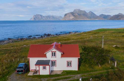 Flakstad Ski Chalet | Midnight Sun Panorama