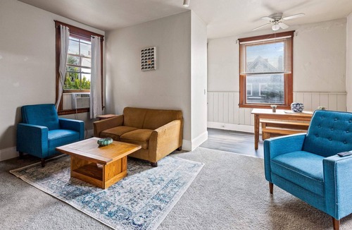 Clifton Heights Apartment | Midtown Apt Near Downtown&U of C - Hangout Unit 2