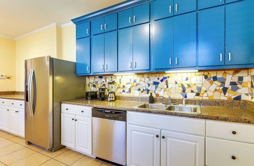 Crosstown Cottage | Midtown Duplex 1 Mi to Memphis Zoo & Overton Park!