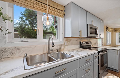 Downtown Anchorage Apartment | Midtown Escape