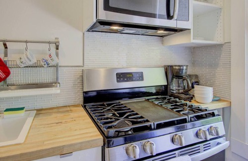 Central Midtown Apartment | Midtown Gem | Steps to Music, Art & Local Vibe