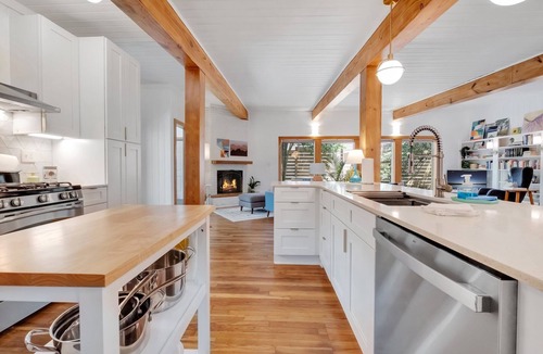 Old Town House | Midtown on 7th Ave - Private Pool - Walk to restaurants & shops - FSU 2 miles