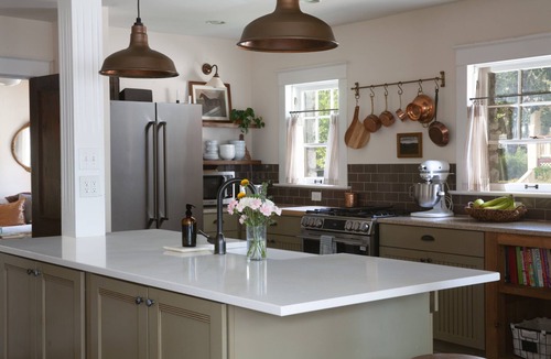 South Hyde Park House | Midtown Renovated Home Historical Charm Sleeps 10