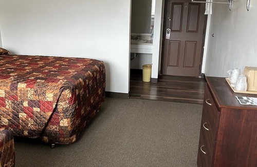 Columbia Hotel | Midway Budget Inn