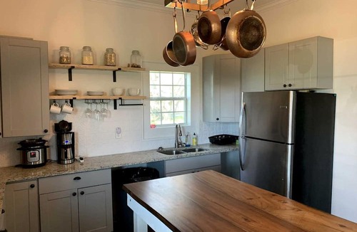 D'Hanis Cabin | Mighty Oaks Retreat, Valdina Farms, D'Hanis, TX
