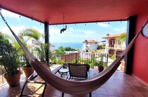 Cerro Apartment | Miguel's Mirador, Top-Floor Ocean View Studio, Private Hammock and Heated Pool