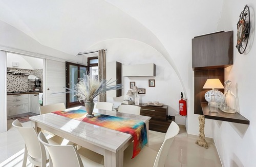 Monte Sant'Angelo Apartment | Mikiami Simply Welcoming
