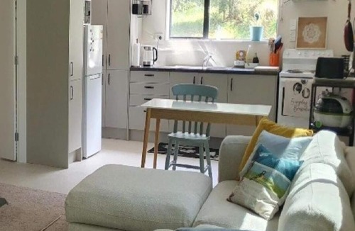 Solway Cottage | MikiMiki Retreat. Peaceful rural cottage close to Tararua Ranges and Masterton.