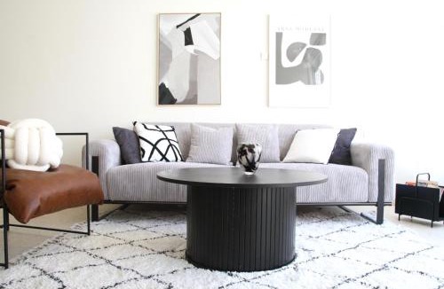 Yehuda Hamaccabi Apartment | Miklat Tranquil Charming Apt Near Park By Feelhome