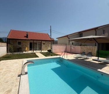 Pricelje House | Mila