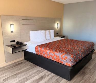 Milan Hotel | Milan inn & Suites
