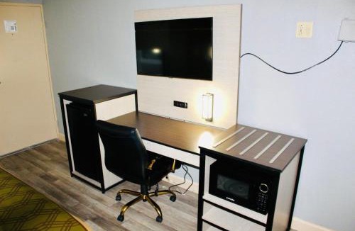 Milan Hotel | Milan inn & Suites