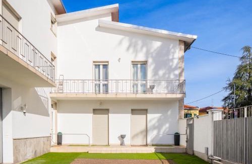 Samarate Apartment | Milano Malpensa 5' - FreePark, Wifi, AC - 3 Suite
