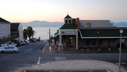 Mossel Bay Hostel | Mile Crunchers Backpackers & Hostelling