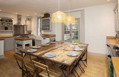 Bristol House | Milestone Celebration House! Sleeps 16 Max | 3 Bathrooms | Central | W/ends Only