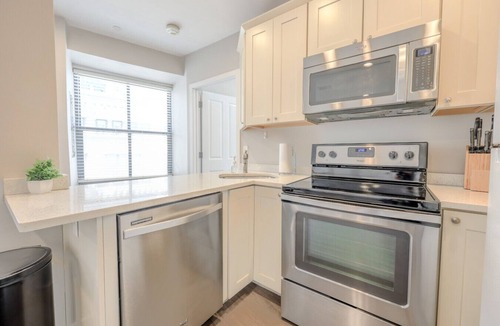 Boston Financial District Apartment | Milk153-7A-2/2 · Spacious FIDI 2br/1br | Close to Everything!