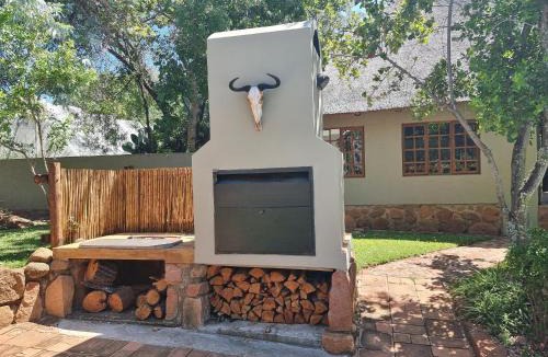 Bela-Bela Cabin | Milkwood Cottage Mabalingwe