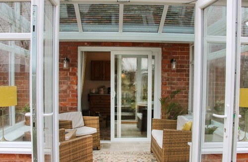Cosford Cottage | MILL BANK COTTAGE, romantic, character holiday cottage in Pattingham