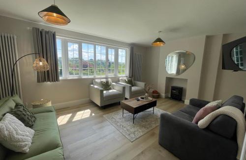 Waterlooville House | Mill Down Cottage Vineyard Retreat