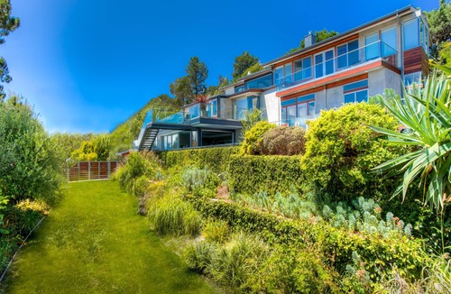 Strawberry House | MILL. VALLEY. MODERN