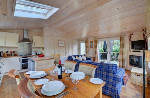 Weybourne House | Milliners Lodge - Two Bedroom House, Sleeps 4