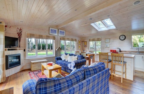 Weybourne House | Milliners Lodge - Two Bedroom House, Sleeps 4