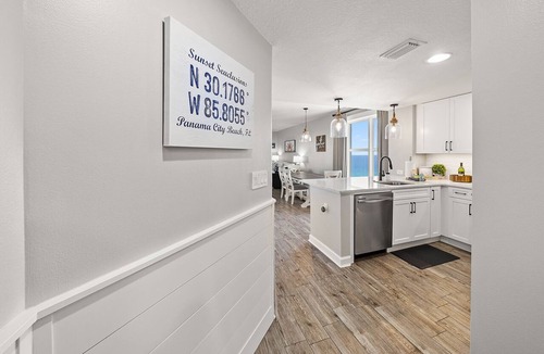 Panama City Beach Hotel | Million dollar views! Beachfront corner unit @ Grand Panama Resort! Sleeps 10