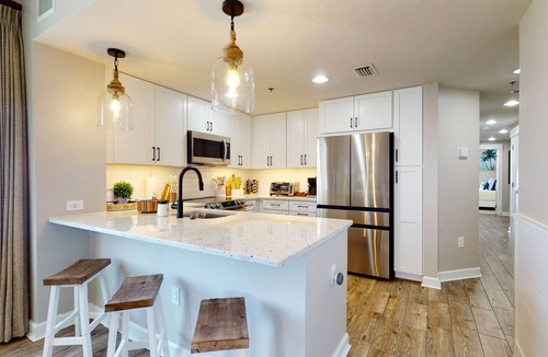 Panama City Beach Hotel | Million dollar views! Beachfront corner unit @ Grand Panama Resort! Sleeps 10