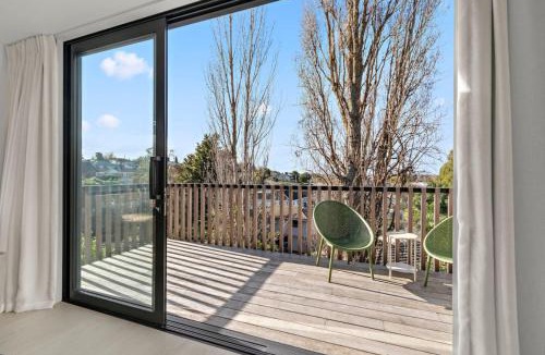 Hamilton North House | Million Dollar Apartment, LUXE VIEW -By KOSH BNB