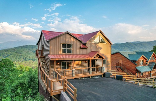 Pigeon Forge Cabin | Million Dollar Mountain Views, Heated Indoor Pool, Private Theater Room, Hot Tub