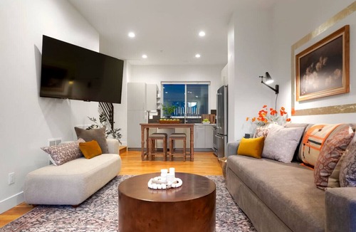 Golden House | Million Dollar Rooftop MTN Views-2 King Beds-Walk to DT Golden + Red Rocks Close