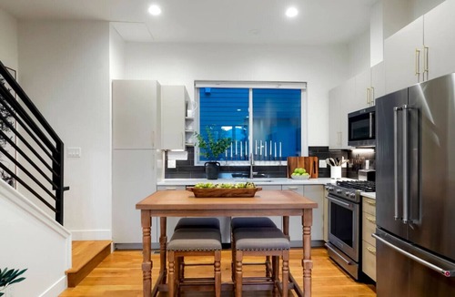 Golden House | Million Dollar Rooftop MTN Views-2 King Beds-Walk to DT Golden + Red Rocks Close