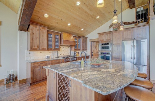 Baldy Mountain Cabin | Million Dollar Views await