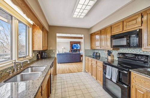 Dickel House | Million Dollar Views of Lake Normandy Sunsets- Jacuzzi for Fall/Winter Sunsets!