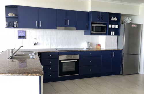 Point Lookout Apartment | Million $ view - watch whales from comfort of home