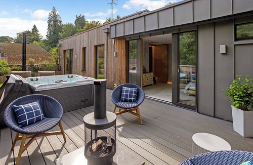 Nailsworth Cottage | MILLSIDE, pet friendly, character holiday cottage in Nailsworth