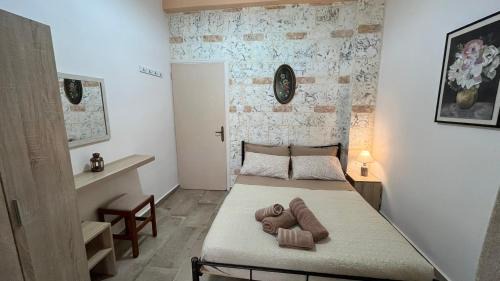 Omales House | MiloPetra