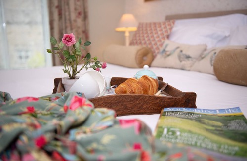 Askrigg House | Milton house-studio apartment . mill gill suite
