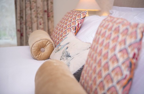 Askrigg House | Milton house-studio apartment . mill gill suite